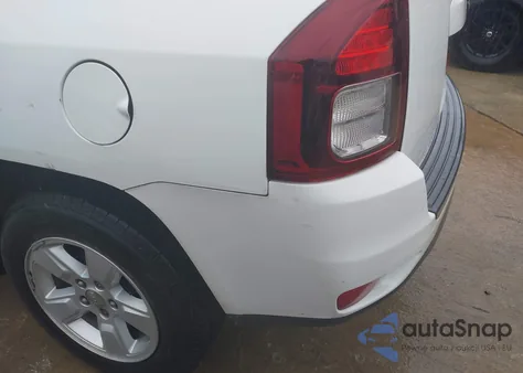 2017 Jeep Compass Latitude Fwd z USA, uszkodzony, nr VIN 1C4NJCEB0HD182687